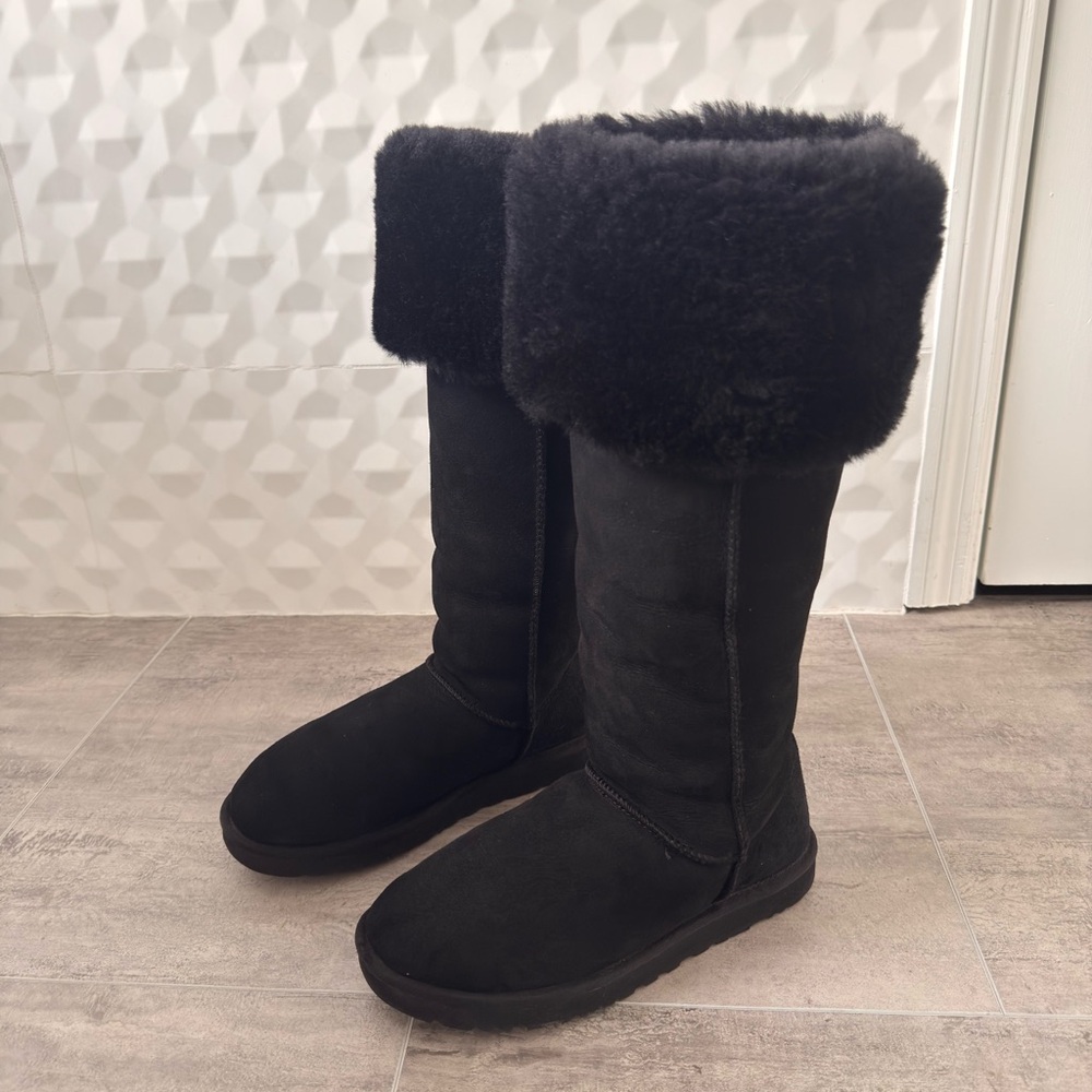 UGG OVER THE KNEE BAILEY BUTTON BOMBER BOOTS Size 8 - Picture 10 of 14